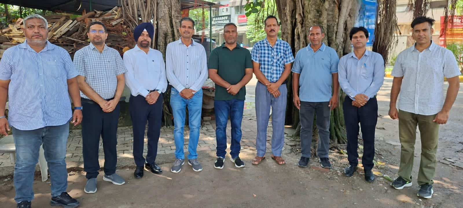 ਗ੍ਰਾਂਟਾ ਜਲਦੀ ਖਰਚ ਕਰਨ ਲਈ ਅਧਿਆਪਕਾਂ ਨੂੰ ਮਜਬੂਰ ਕਰਨਾ ਗੈਰਜਰੂਰੀ -ਨਰਿੰਦਰ ਅਜਨੋਹਾ
